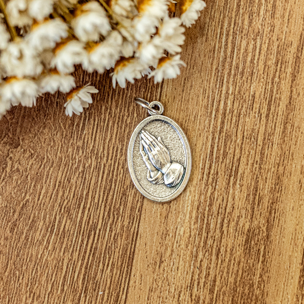 Medalha Santa Teresa de Calcutá e Mãos - Italiana