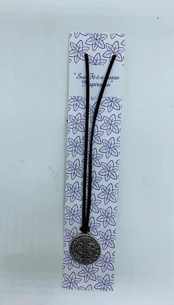 Colar Medalha de São Bento pequena Prata Velho com Folheto