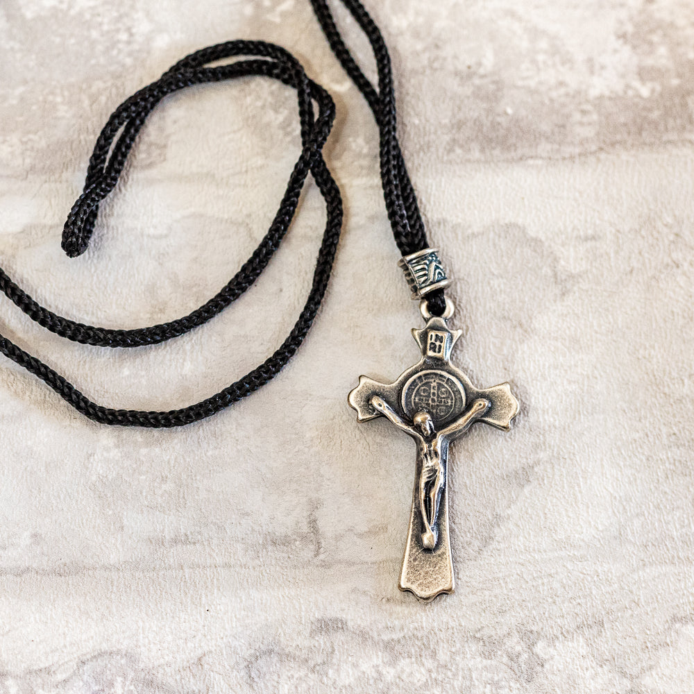 Cordão Com Cruz Metal - Prata Velha