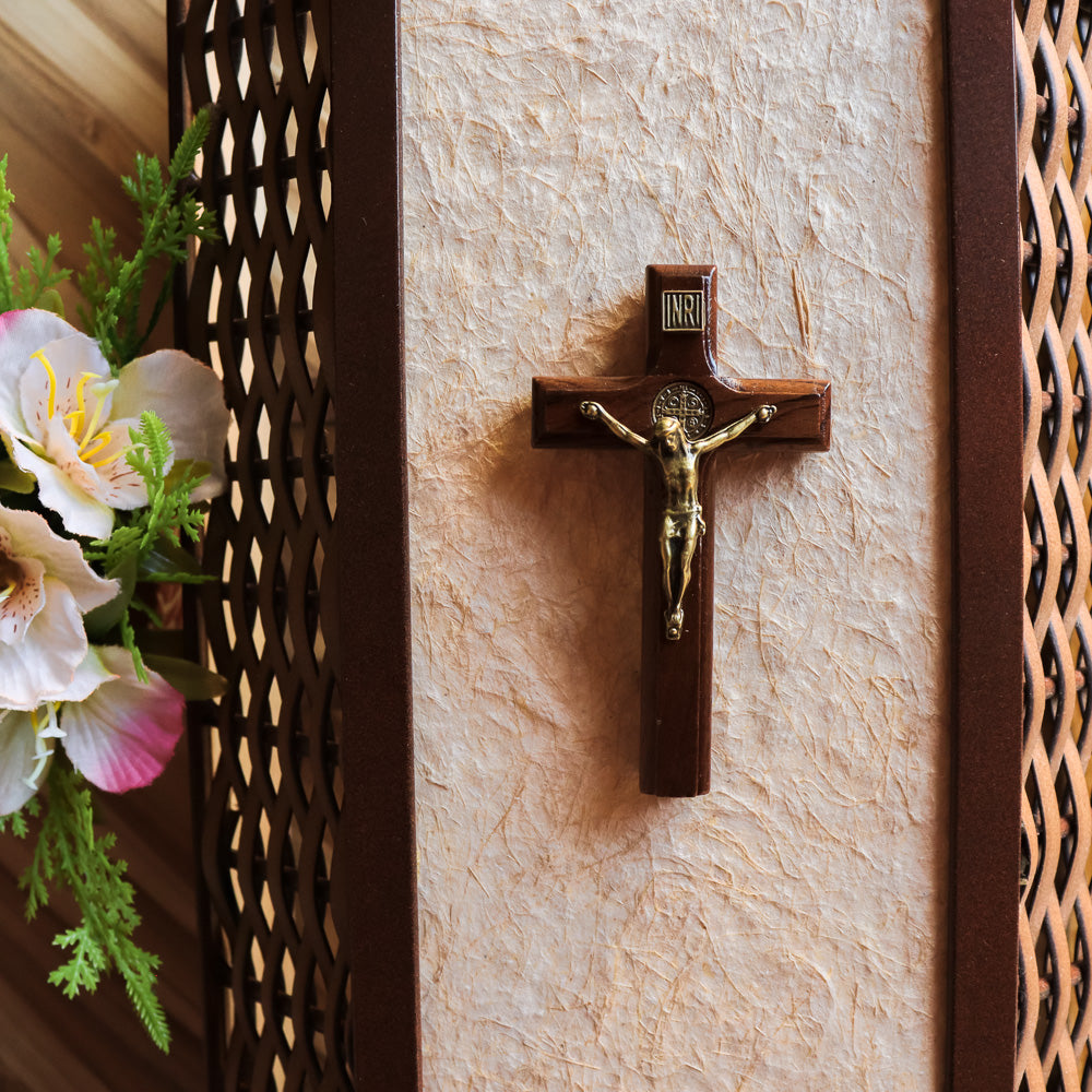 Cruz São Bento Adesiva 9 cm Ouro Velho