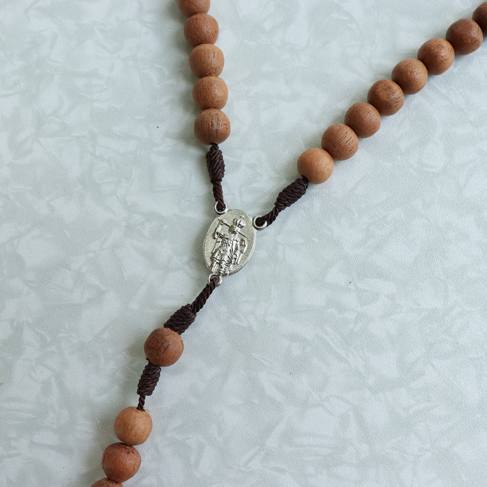 Terço São Miguel com reliquia da gruta de São Miguel madeira 8mm