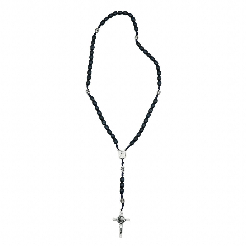 Terço madeira azul marinho medalha de São Bento na dezena entre meio terra de Medjugorje