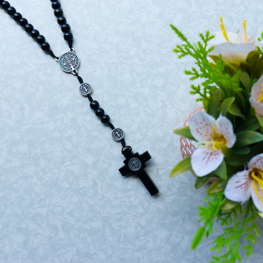 Terço de São Bento Com Medalha No Pai-Nosso - Preto