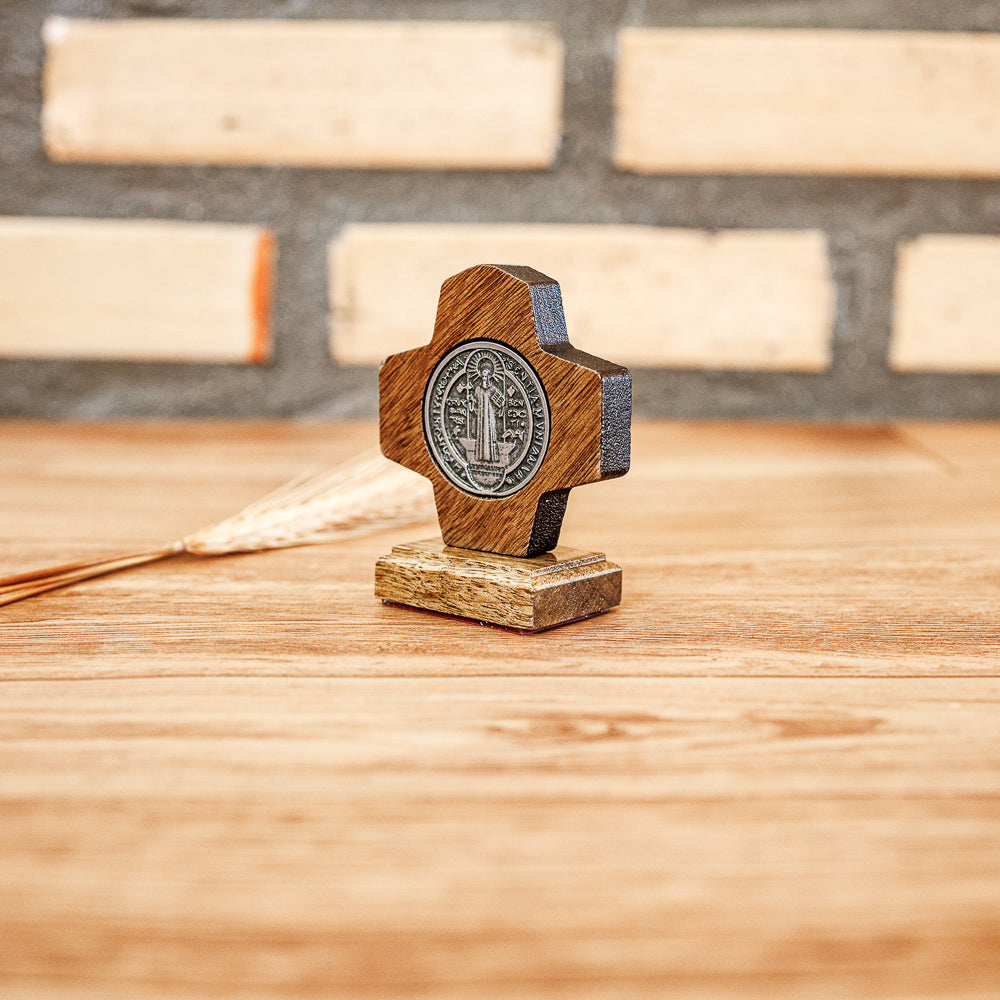 Cruz Quadrada Medalha São Bento Prata Velha Com Base para Painel de Carro