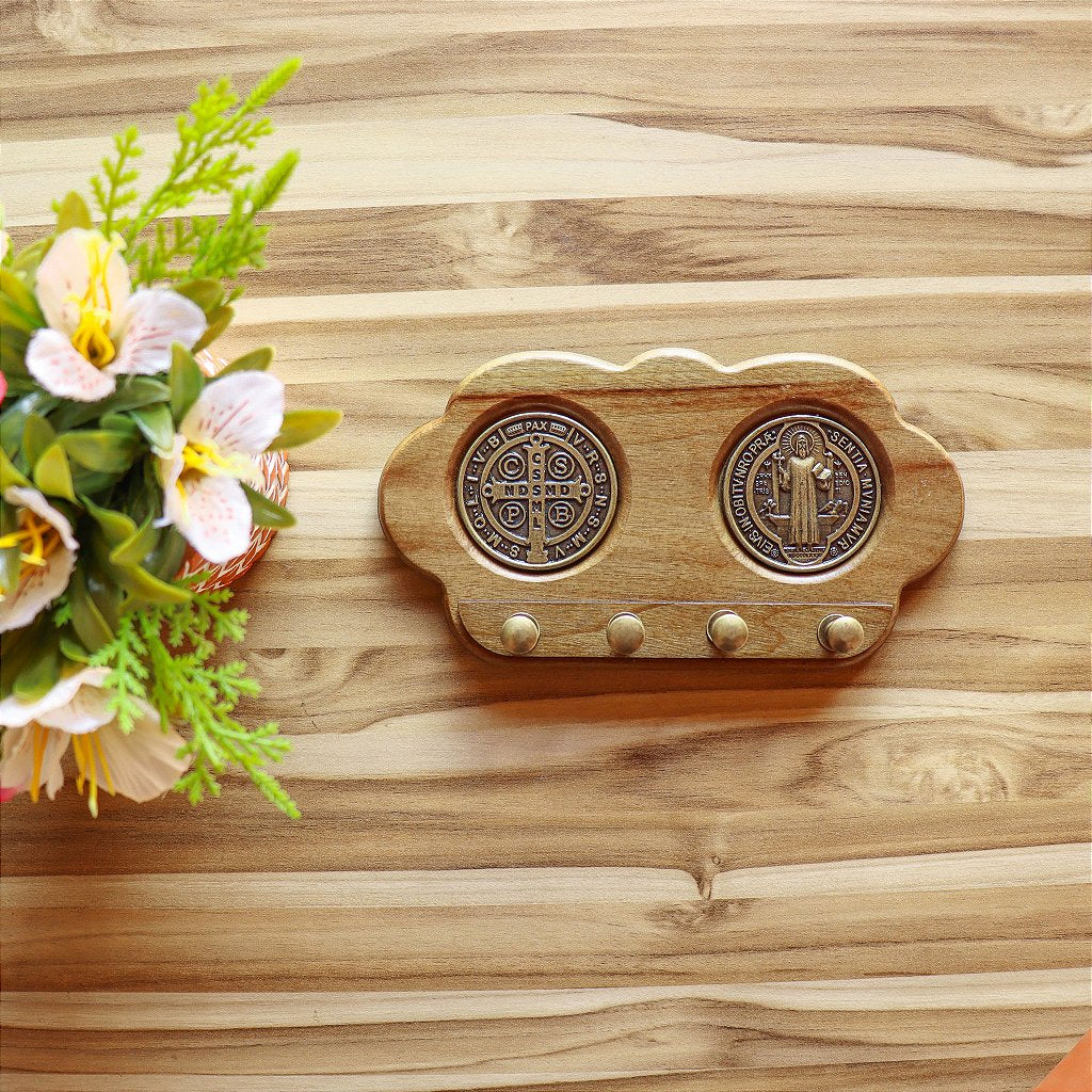 Porta Chave Madeira São Bento Ouro velho