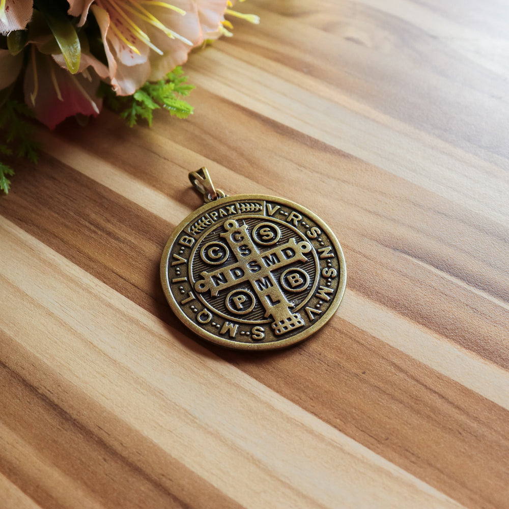 Medalha de São Bento 50 mm Ouro Velho