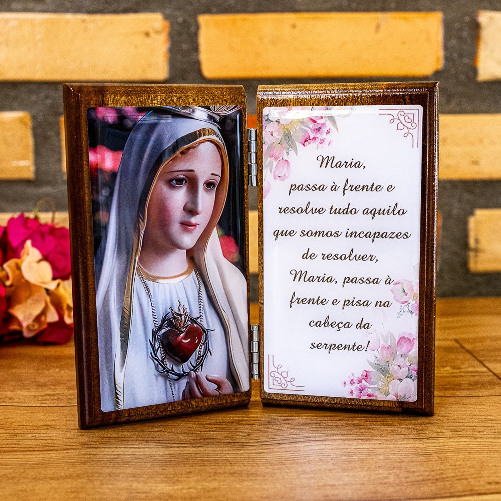 Quadro de Mesa Maria Passa na Frente