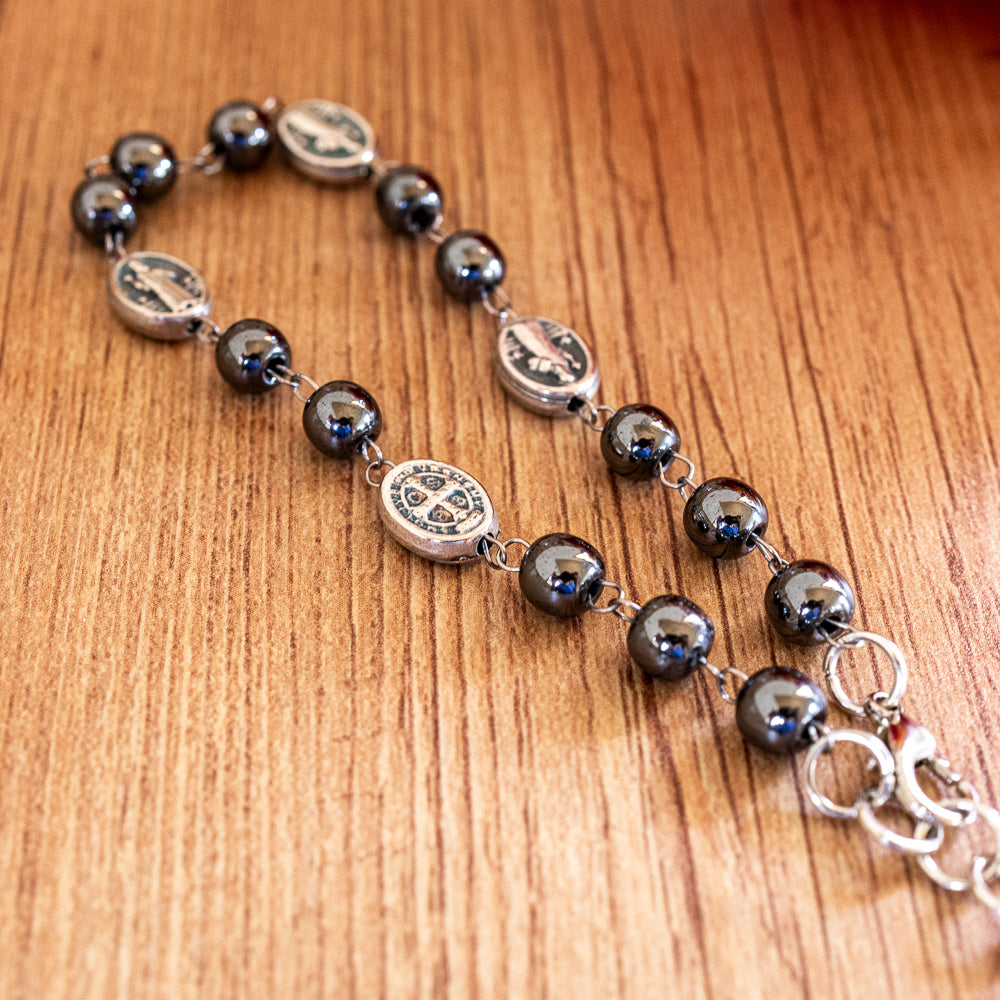 Pulseira Hematita Com Medalhas São Bento