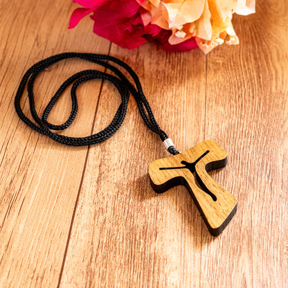 Cordão Tau Cristo Vazado