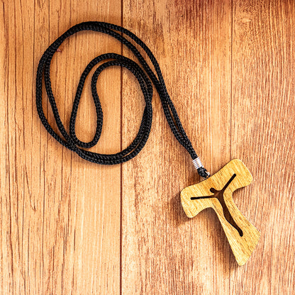 Cordão Tau Cristo Vazado