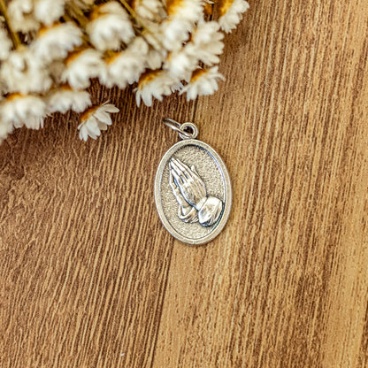 Medalha Santa Teresa de Calcutá e Mãos - Italiana