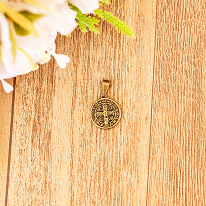 Medalha São Bento 20 mm - Ouro Velho