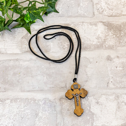 Cordão Cruz Moldada Imbuia Com Cristo