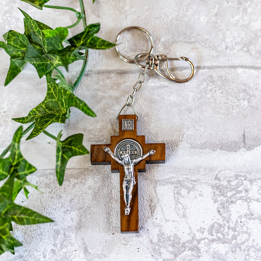 Chaveiro Com Mosquete Cruz 4 Cantos Com Medalha