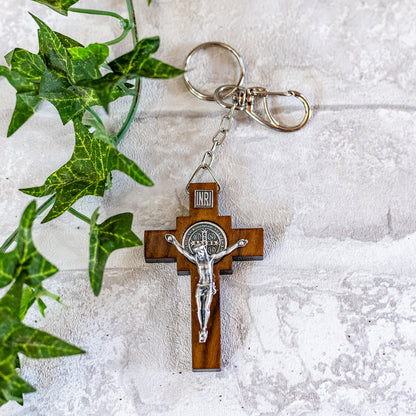 Chaveiro Com Mosquete Cruz 4 Cantos Com Medalha