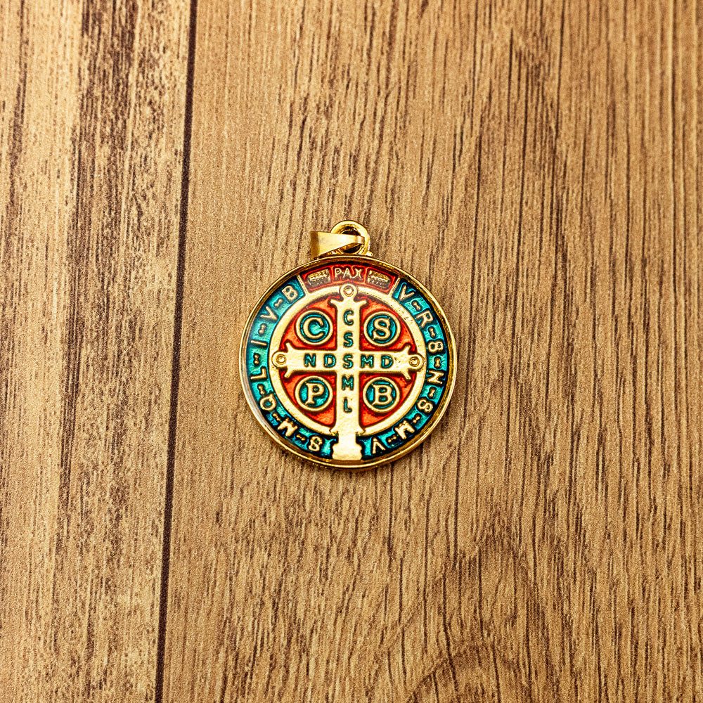 Medalha de São Bento 30 mm Dourada - Resinada