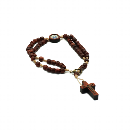 Pulseira terço com crucifixo e entre meio Nossa Senhora das Graças