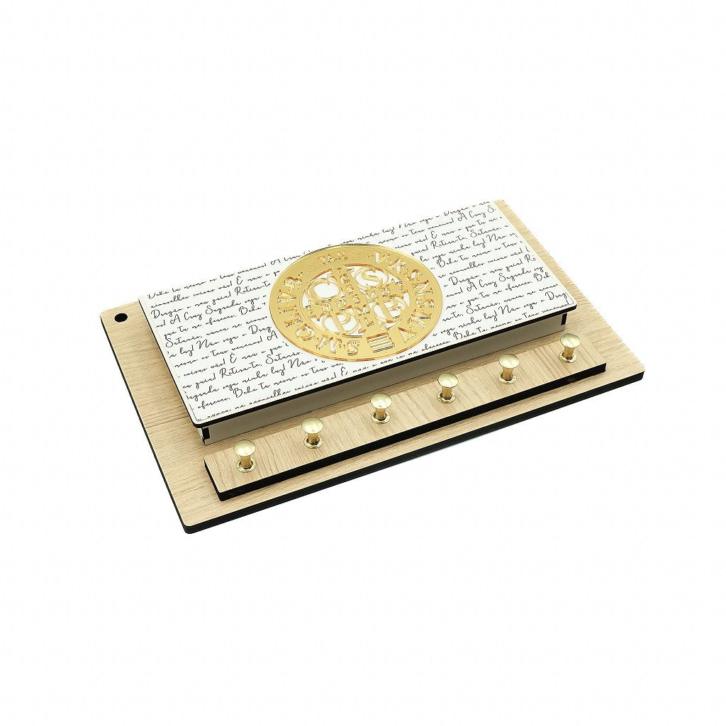 Porta Chaves com Porta Cartas Retangular - Medalha de São Bento Dourada