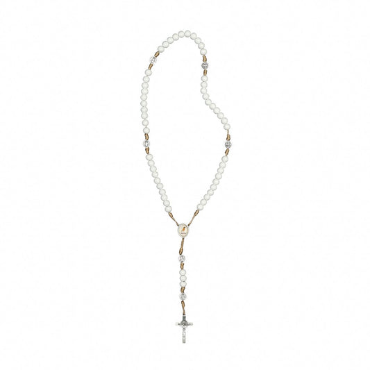 Terço madeira branco cordão bege claro entre meio Rainha da Paz / Jesus Misericordioso - Medjugorje