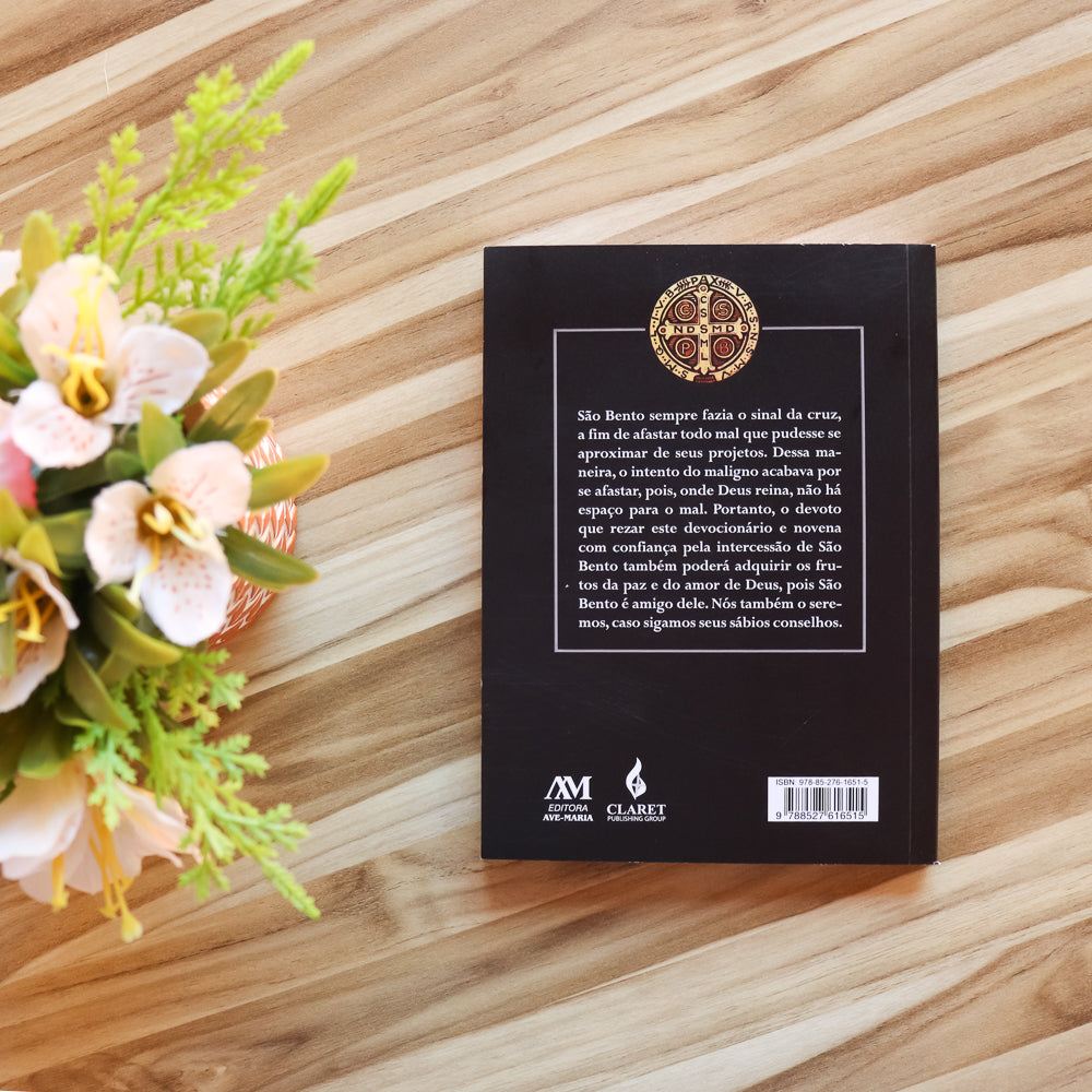 Devocionário e Novena de São Bento