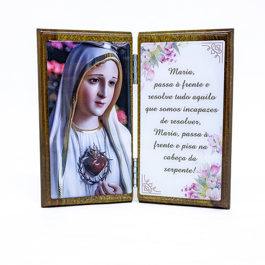 Quadro de Mesa Maria Passa na Frente