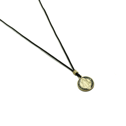 Cordão Com Medalha de São Bento Resinada Dourado