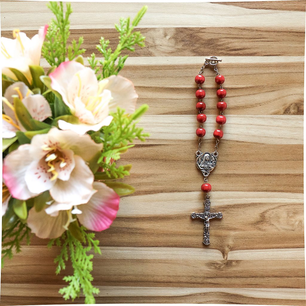 Dezena Com Fecho Madeira Vermelha 8mm Triângulo Santa Teresinha Prata Velha