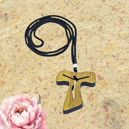 Cordão Tau Cristo Vazado