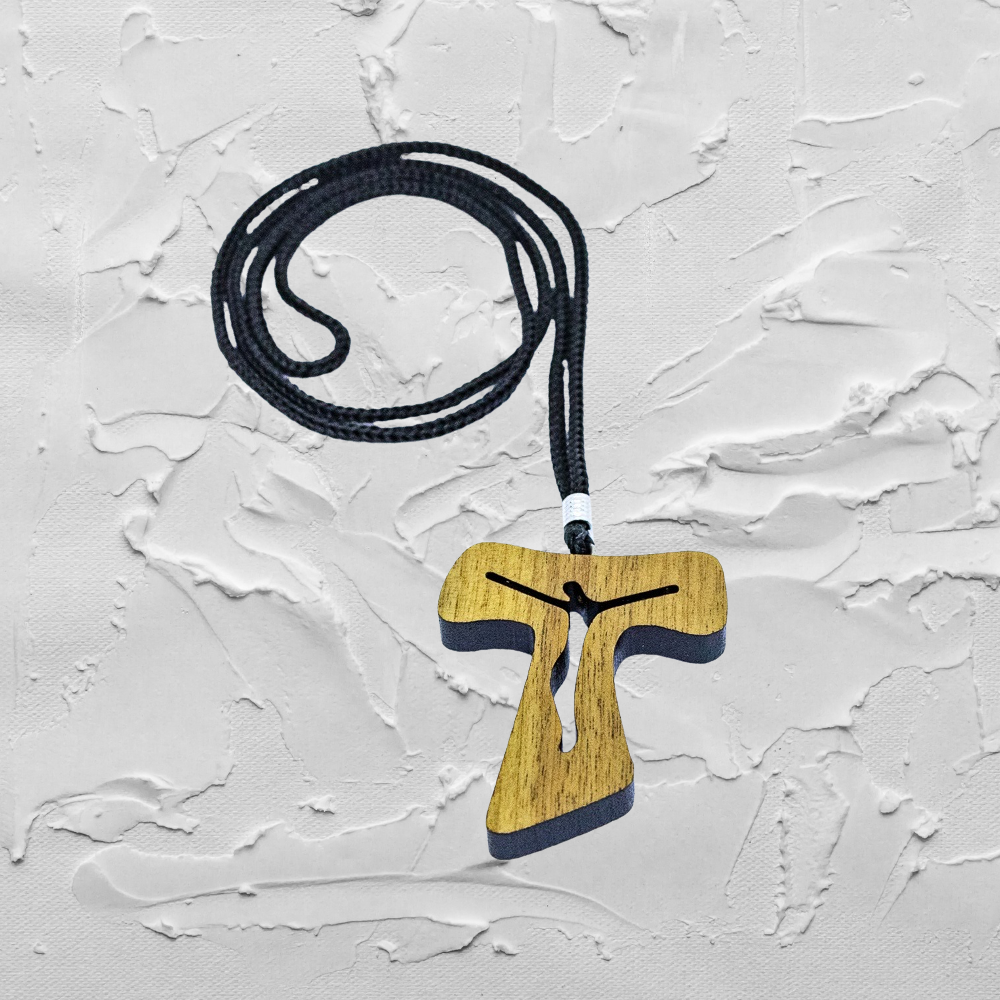 Cordão Tau Cristo Vazado