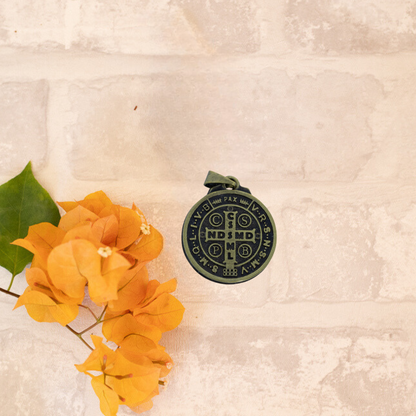 Medalha São Bento 30 mm Ouro Velho