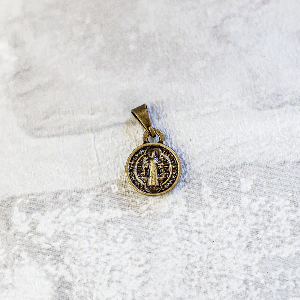 Medalha de São Bento 15mm em Ouro Velho