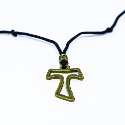 Cordão Com Tau Vazado em Ouro Velho