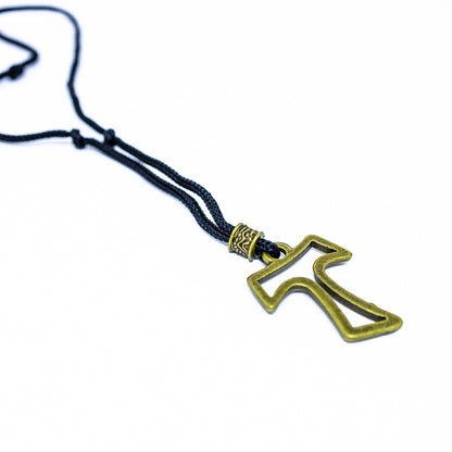 Cordão Com Tau Vazado em Ouro Velho