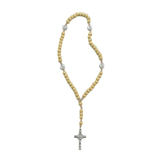 Terço madeira clara cordão bege claro medalha prateada na dezena - Medjugorje