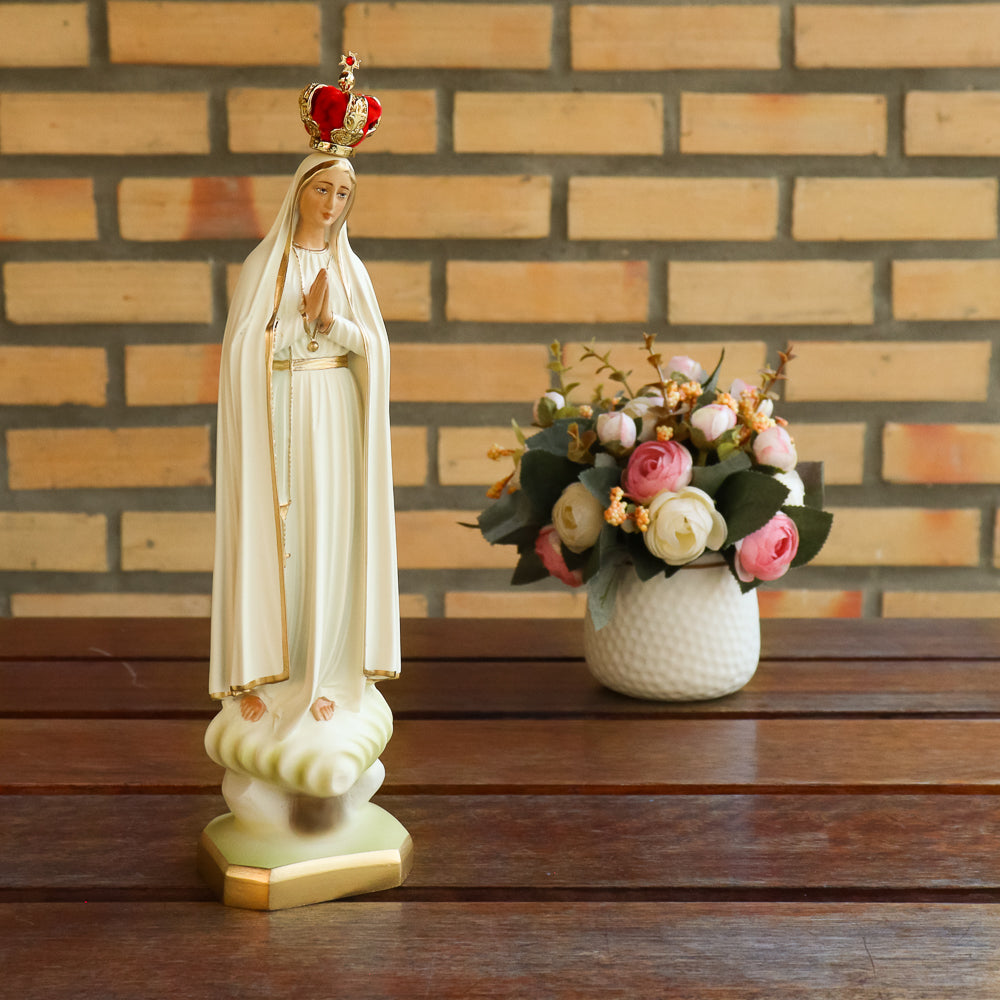 Imagem de Nossa Senhora. de Fátima 28cm Resina Colorida