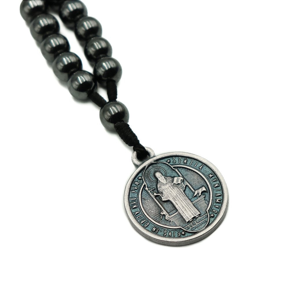 Chaveiro Dezena de São Bento Hematita  Medalha Prata Velha