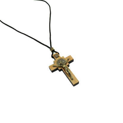 Cordão com Cruz de madeira 4 canto Ouro Velho